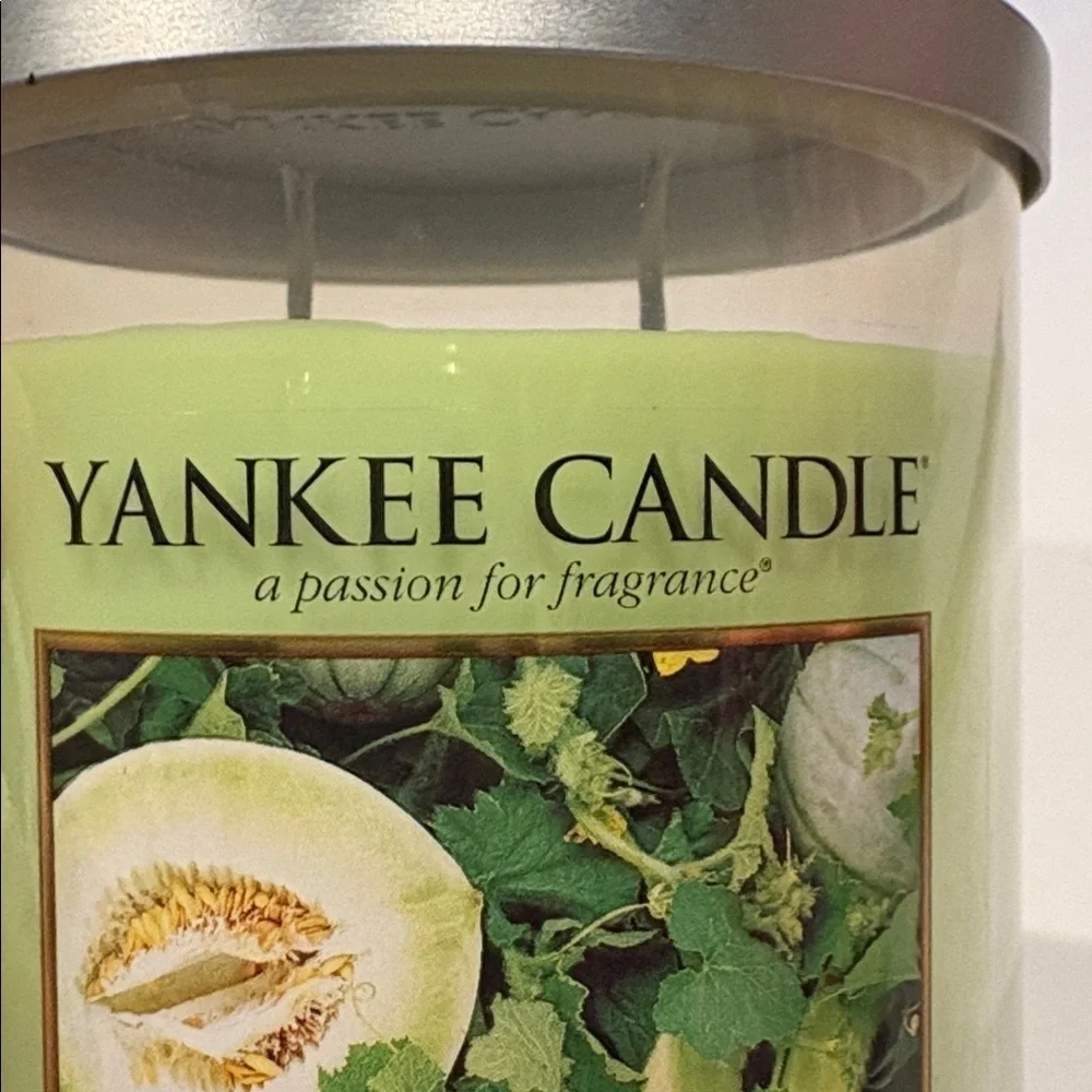 RARE! Yankee Candle Honeydew Melon Scent. NEW. 12.5 oz jar.
